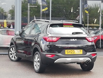 Used Kia Stonic 2023 for sale - 78872979: Photo