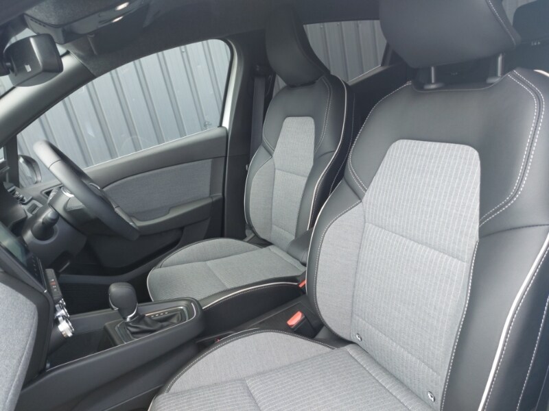 Used Renault Clio 2024 for sale - 77985719: Photo 5