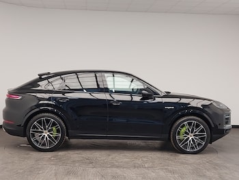 Used Porsche Cayenne 2024 for sale - 77358059: Photo