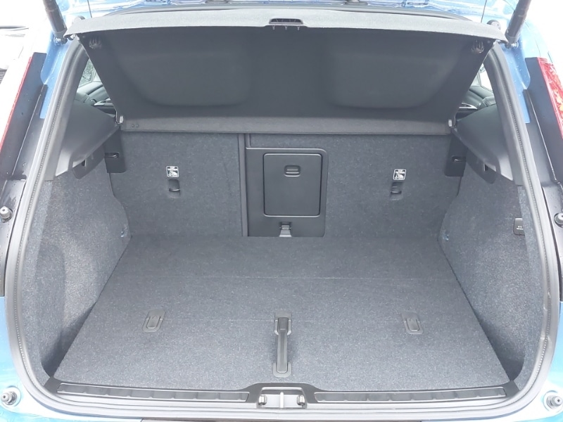 Used Volvo XC40 2024 for sale - 77690382: Photo 8