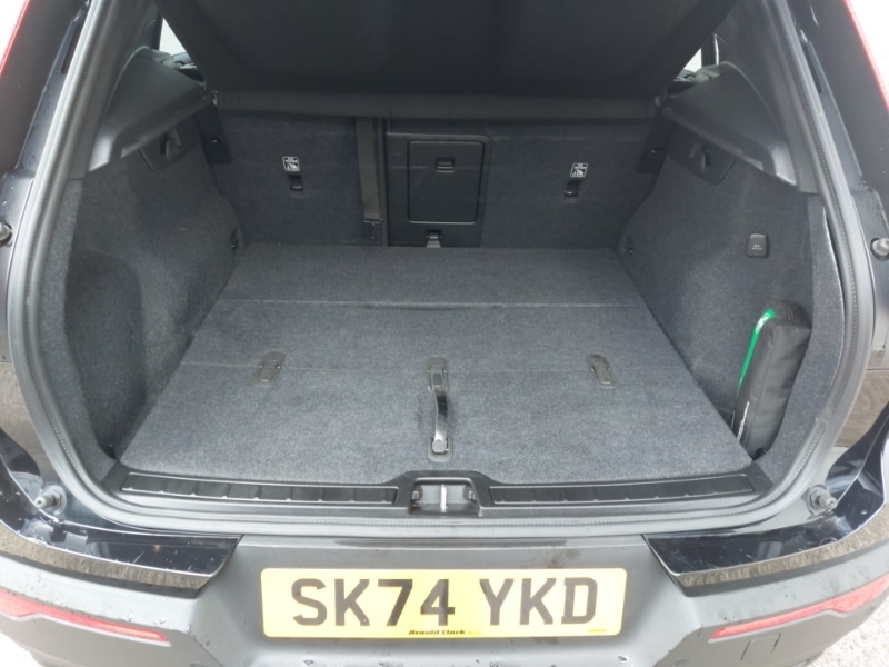Used Volvo XC40 2024 for sale - 76347640: Photo 8