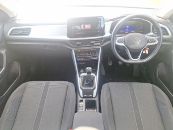 Used Volkswagen T-Roc 2023 for sale - 78290538: Photo