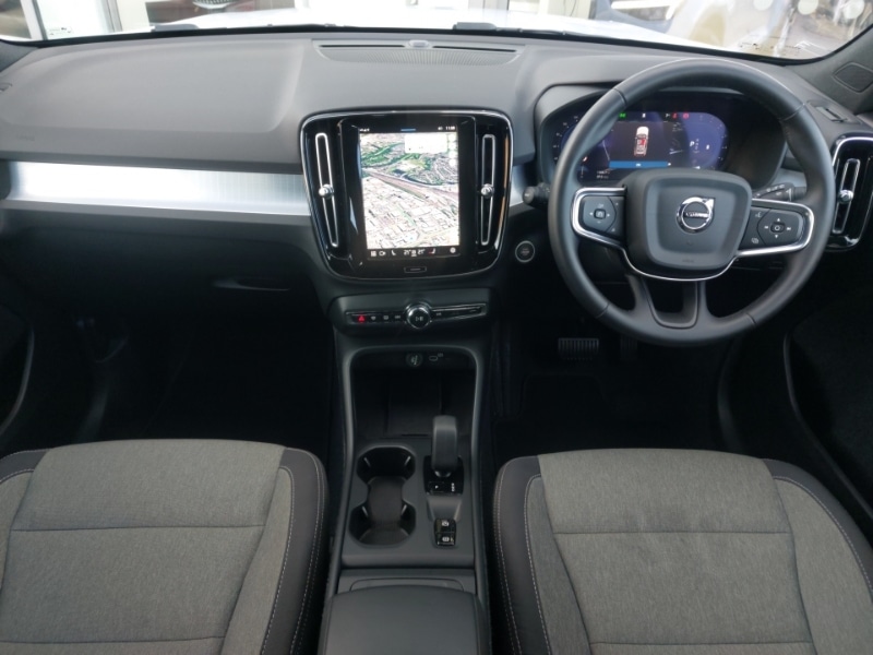 Used Volvo XC40 2024 for sale - 76392636: Photo 2