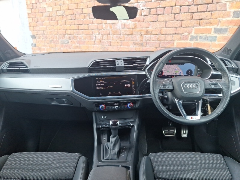 Used Audi Q3 2023 for sale - 76465536: Photo 2