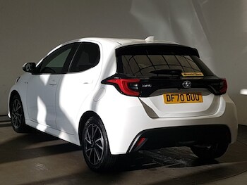 Used Toyota Yaris 2021 for sale - 77353408: Photo