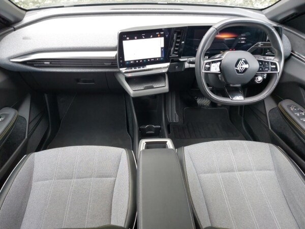Used Renault Megane E Tech 2023 for sale - 76301367: Photo 2