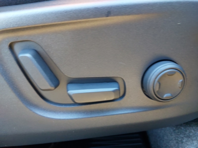 Used Volvo XC40 2025 for sale - 76967367: Photo 12