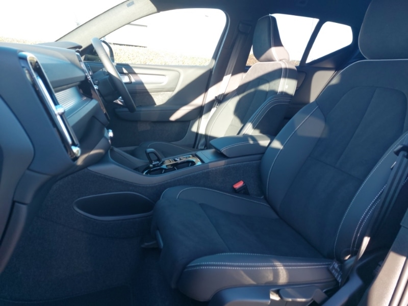 Used Volvo XC40 2025 for sale - 76967367: Photo 5