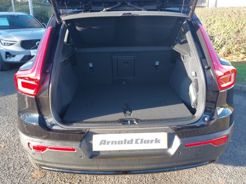 Used Volvo XC40 2025 for sale - 76967367: Photo 8