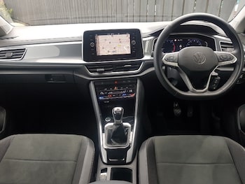 Used Volkswagen T-Roc 2024 for sale - 76506295: Photo