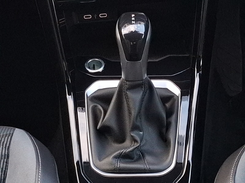 Used Volkswagen T-Roc 2022 for sale - 77150631: Photo 12