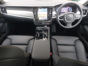 Used Volvo V90 2025 for sale - 77467517: Photo