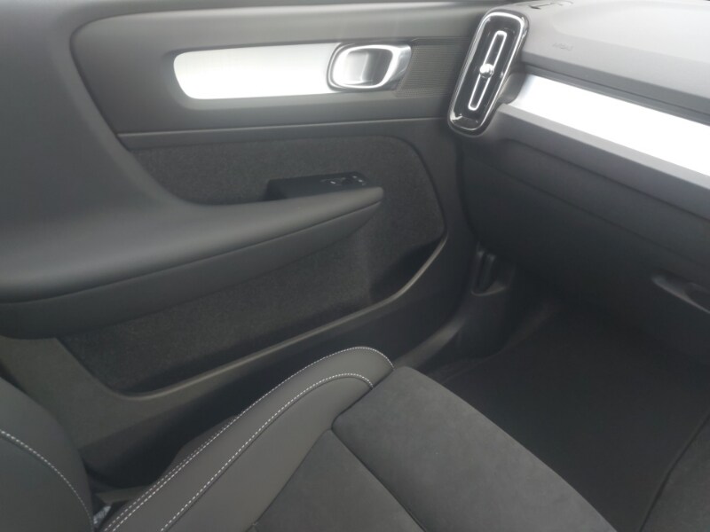 Used Volvo XC40 2025 for sale - 77752514: Photo 11