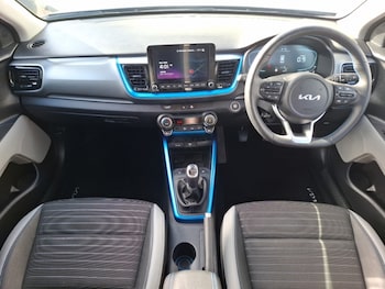 Used Kia Stonic 2024 for sale - 76392779: Photo