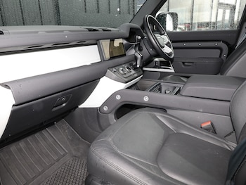 Used Land Rover Defender 2023 for sale - 79176195: Photo