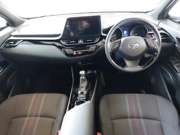 Used Toyota C-HR 2023 for sale - 78490930: Photo