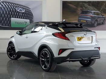 Used Toyota C-HR 2023 for sale - 78490930: Photo