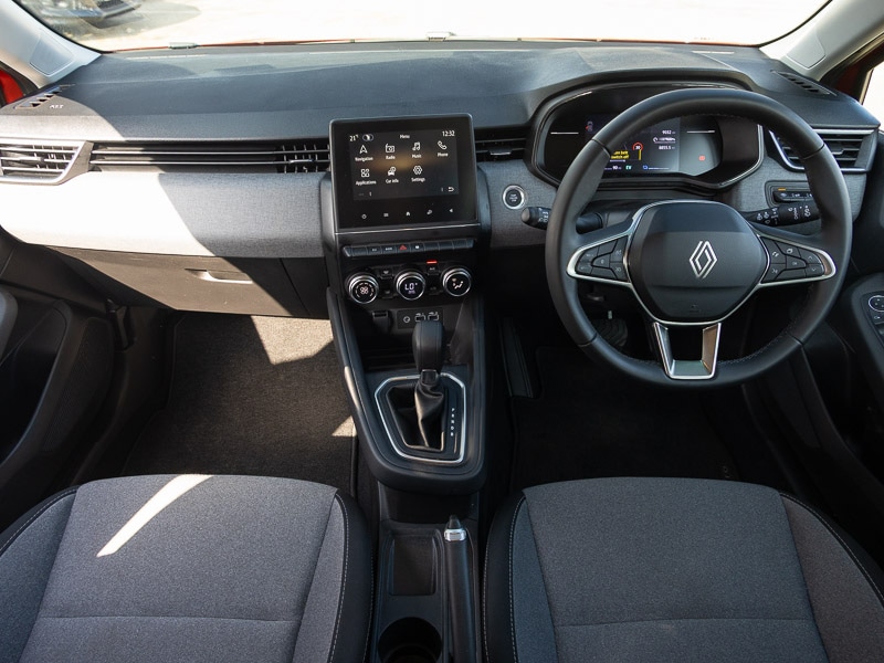 Used Renault Clio 2024 for sale - 77949111: Photo 2