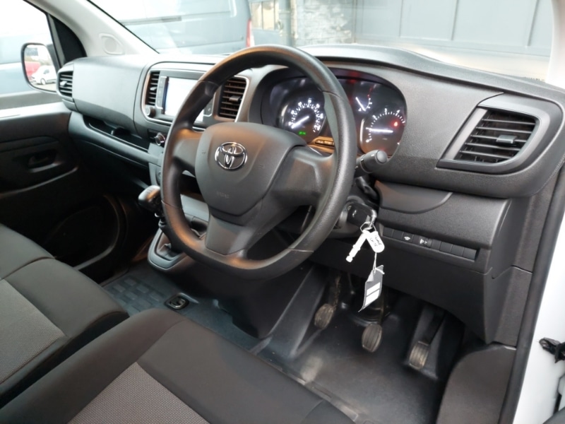 Used Toyota ProAce 2023 for sale - 77674481: Photo 2