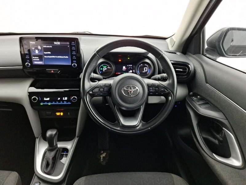 Used Toyota Yaris Cross 2022 for sale - 77043881: Photo 2