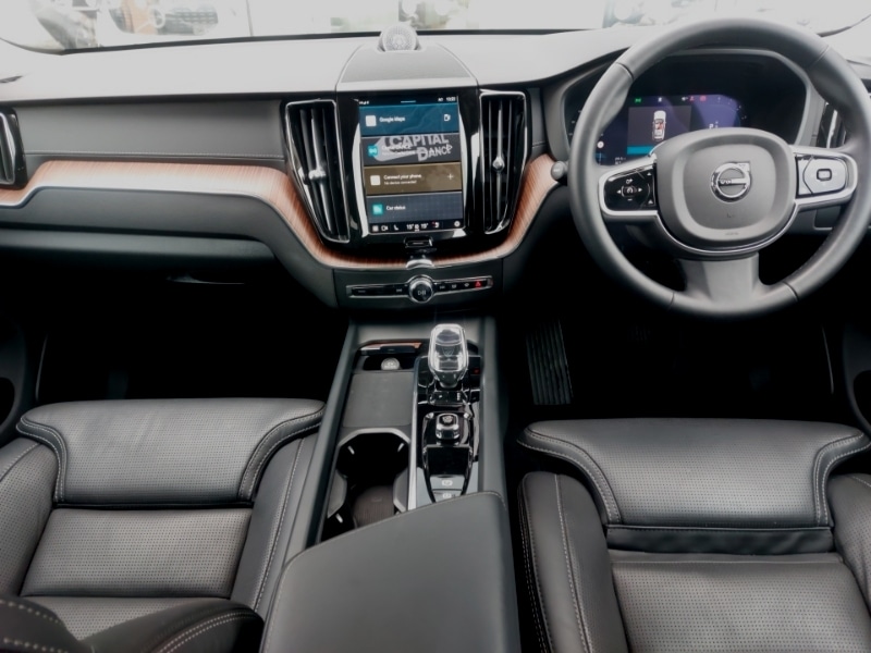 Used Volvo XC60 2024 for sale - 76920714: Photo 2