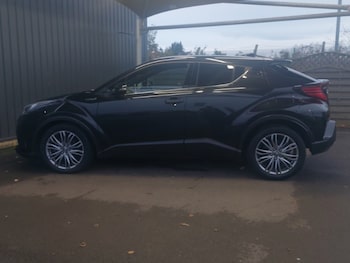Used Toyota C-HR 2021 for sale - 76749762: Photo