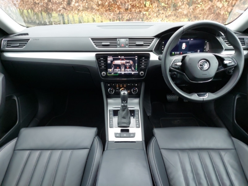 Used Skoda Superb 2023 for sale - 77630471: Photo 2