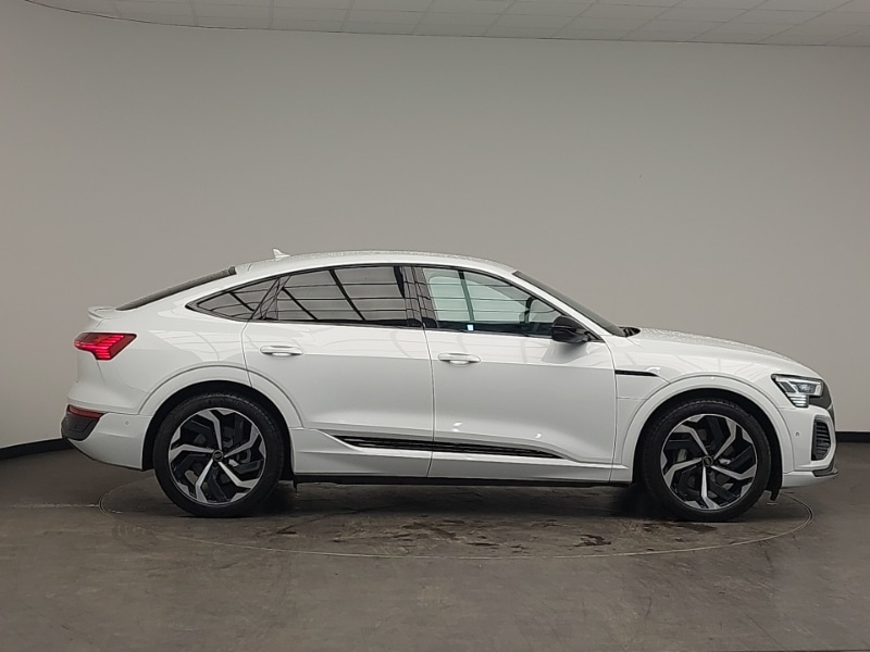 Used Audi Q8 2024 for sale - 76912325: Photo 2