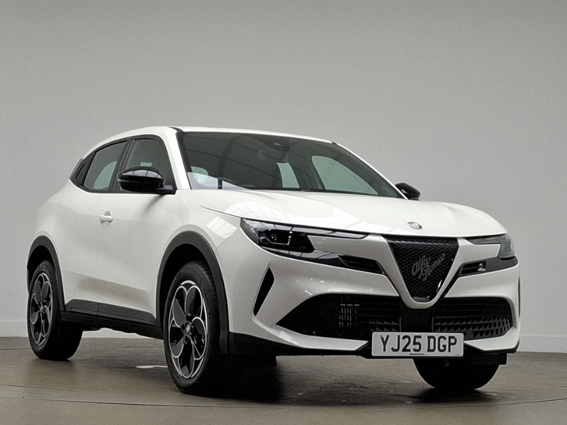 Used Alfa Romeo Junior 2025 for sale - 76532683: Photo 1