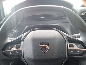 Used Peugeot 2008 2024 for sale - 77325585: Photo