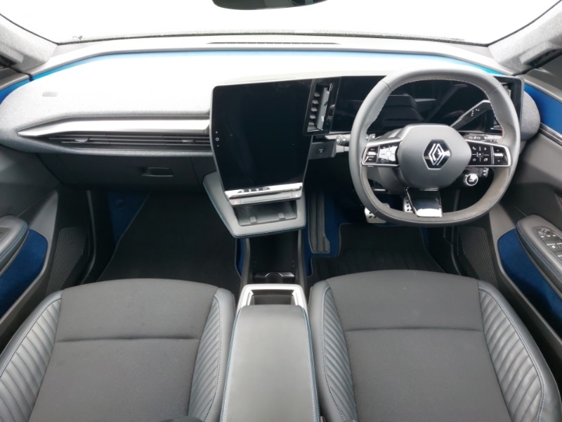 Used Renault Scenic E-Tech 2024 for sale - 76404360: Photo 2