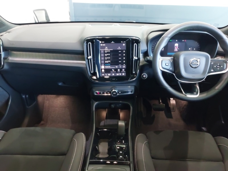 Used Volvo XC40 2025 for sale - 76523887: Photo 2