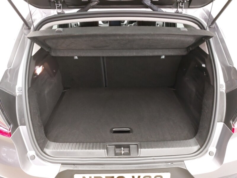 Used Renault Captur 2023 for sale - 77949541: Photo 8