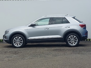 Used Volkswagen T-Roc 2024 for sale - 75731614: Photo