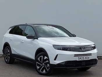 2025 - 1.2 Hybrid [136] Ultimate 5dr e-DCT6 [Pan Roof]