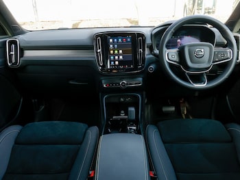 Used Volvo XC40 2024 for sale - 77670010: Photo