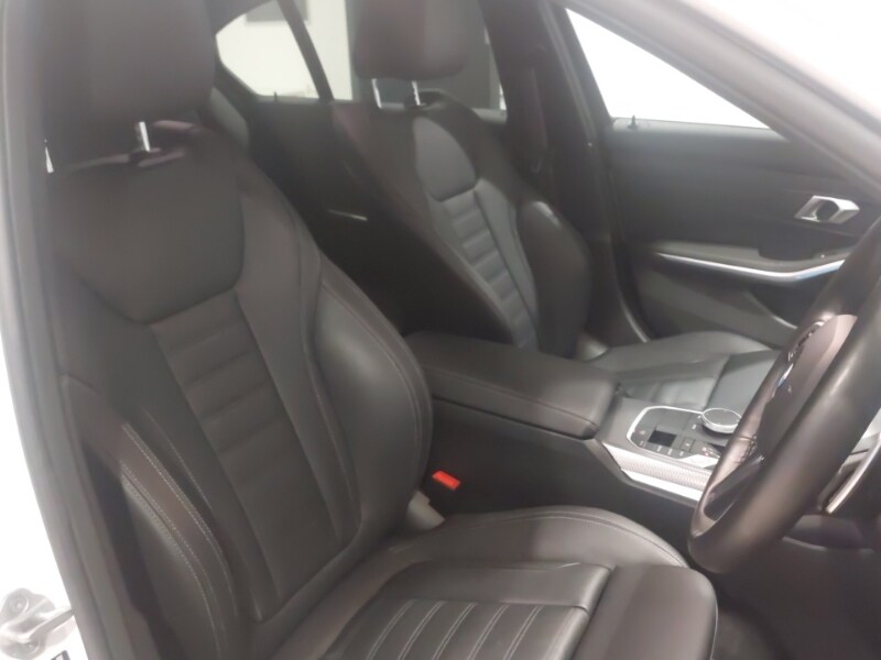 Used BMW 3 Series 2024 for sale - 77924705: Photo 11