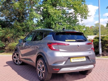 Used Renault Captur 2023 for sale - 78635399: Photo