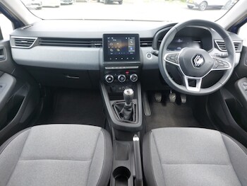 Used Renault Clio 2024 for sale - 78522476: Photo