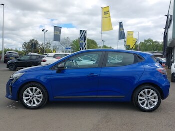 Used Renault Clio 2024 for sale - 78522476: Photo