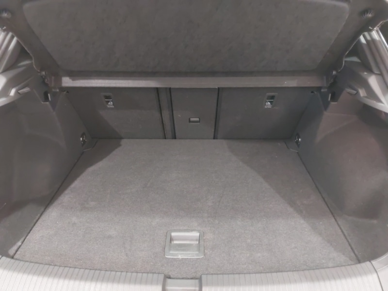 Used Volkswagen T-Roc 2023 for sale - 77606399: Photo 8