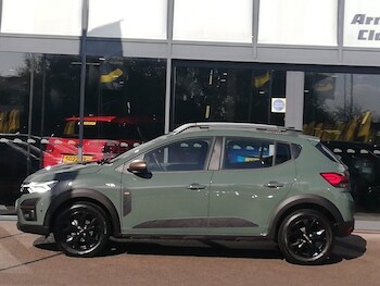 Used Dacia Sandero Stepway 2025 for sale - 76552927: Photo