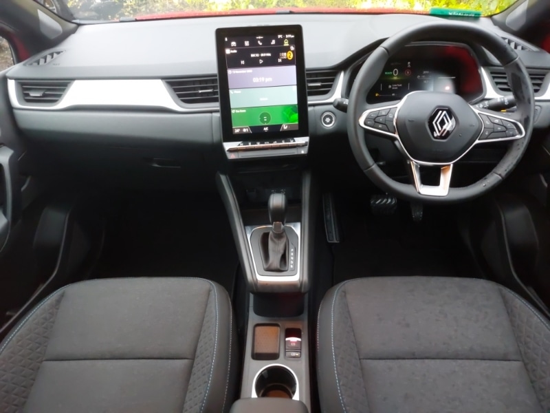Used Renault Captur 2024 for sale - 76644296: Photo 2