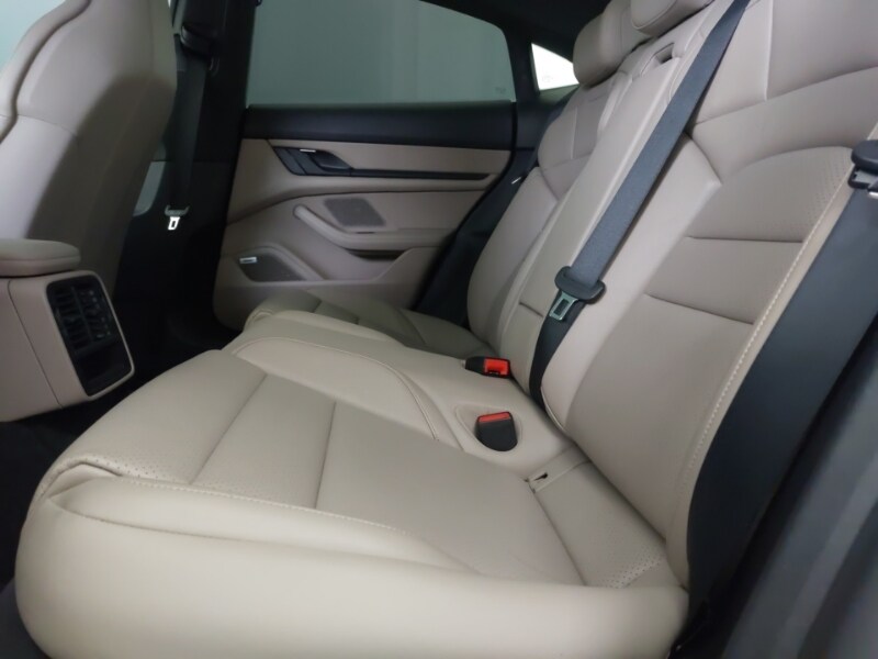 Used Porsche Taycan 2021 for sale - 77956297: Photo 6