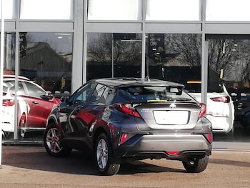 Used Toyota C-HR 2022 for sale - 78032320: Photo