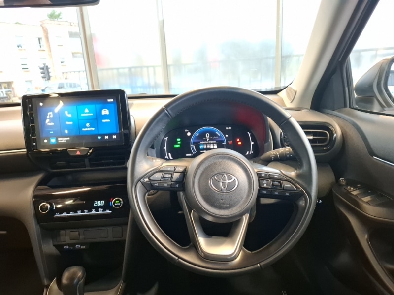 Used Toyota Yaris Cross 2024 for sale - 77923864: Photo 2