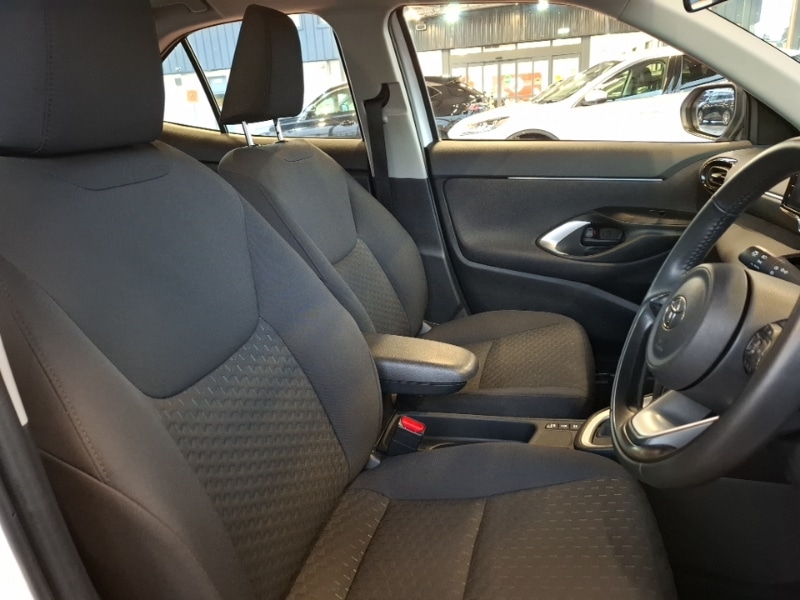 Used Toyota Yaris Cross 2024 for sale - 77923864: Photo 5