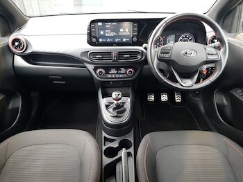 Used Hyundai i10 2021 for sale - 77956393: Photo