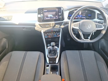 Used Volkswagen T-Roc 2022 for sale - 76759202: Photo