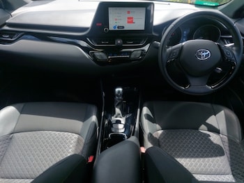 Used Toyota C-HR 2023 for sale - 78928049: Photo